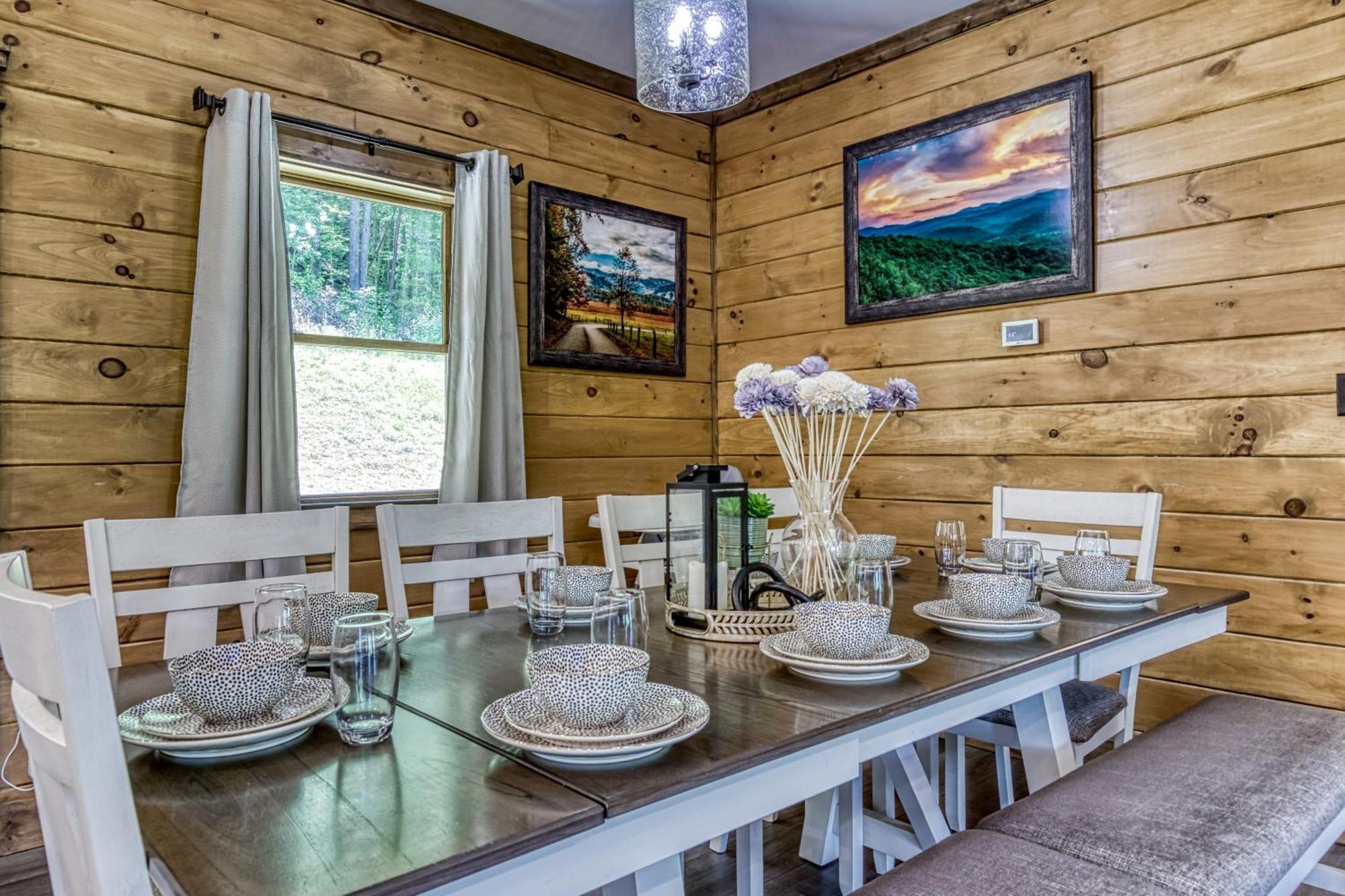 Alpine Splash - Luxury - Private Indoor Pool, Theatergaming, Large Yard, Pond, Basketball Court!!! Sevierville Exterior photo