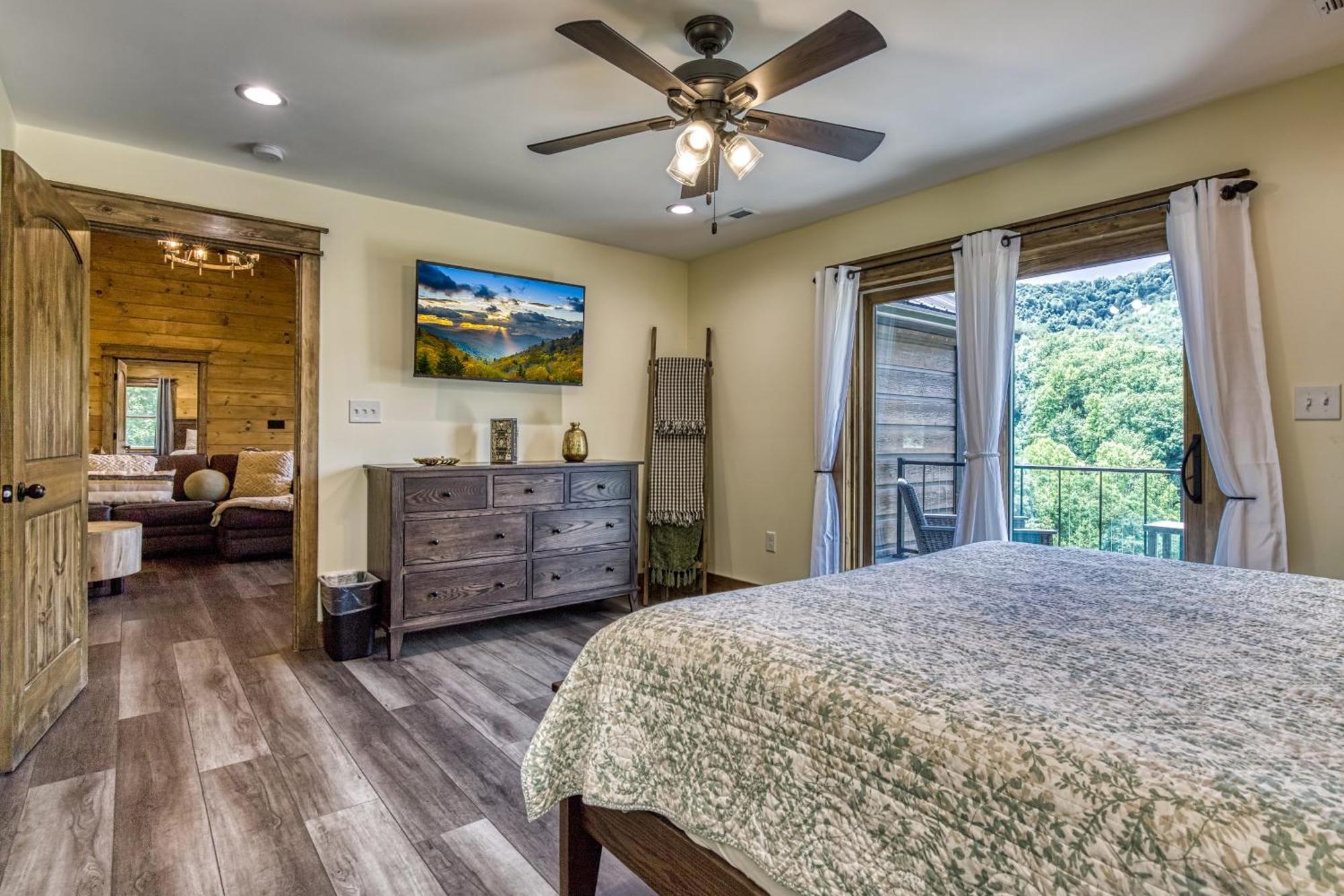 Alpine Splash - Luxury - Private Indoor Pool, Theatergaming, Large Yard, Pond, Basketball Court!!! Sevierville Exterior photo
