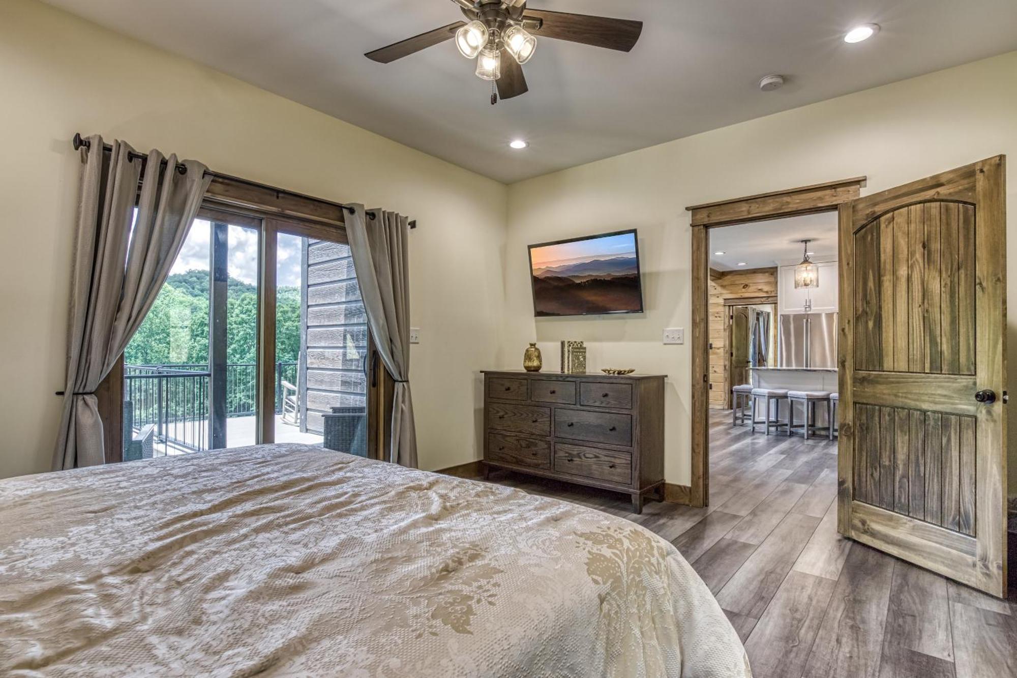 Alpine Splash - Luxury - Private Indoor Pool, Theatergaming, Large Yard, Pond, Basketball Court!!! Sevierville Exterior photo